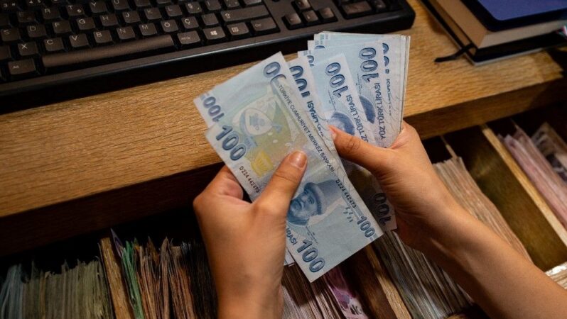 Emekliler 3 Temmuz’u bekliyor! En düşük aylığa zam gelecek mi?