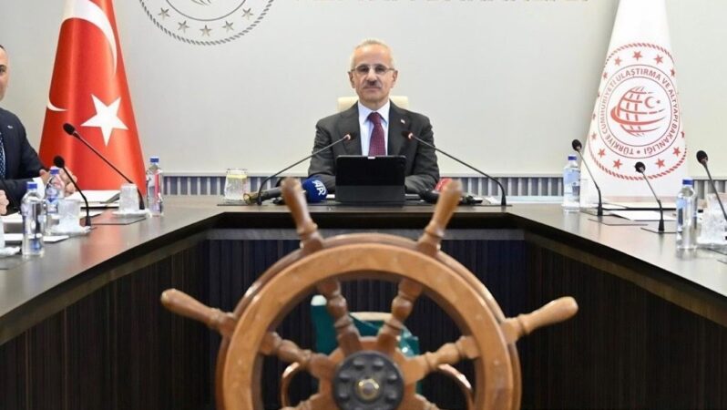 Türk bayraklı gemilerde güvenlik en üst düzeye çıktı