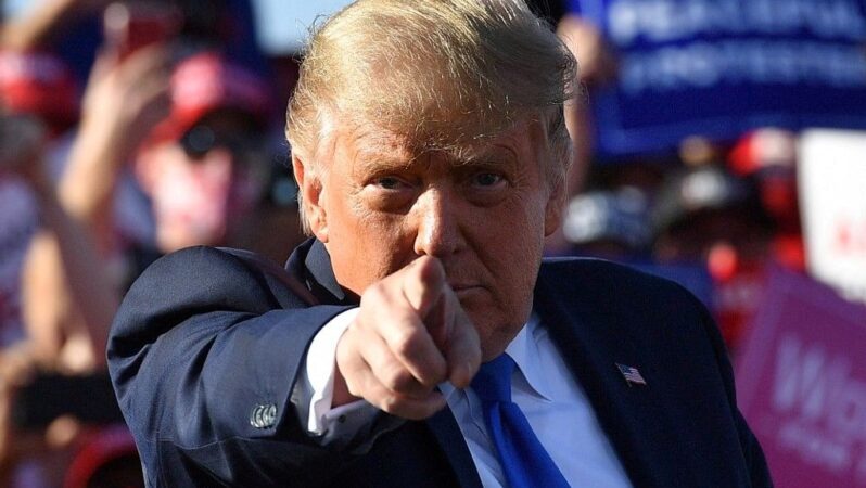 Trump yine hakaret etti: Aptal, kalın kafalı